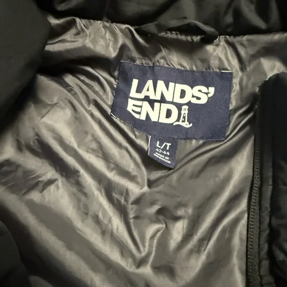 Lands' End Men's Black Puffer Vest - Picture 8 of 9